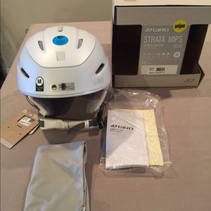 Giro Strata MIPS Ski helmet MEDIUM- NEW IN BOX!
